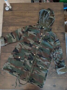 Forever 21 Sz. L Camo Army Jacket